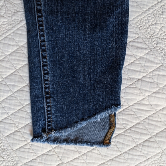 DYNDNM KATE denim jeans, hi-rise, distressed and raw, asymmetrical hem - Picture 3 of 8